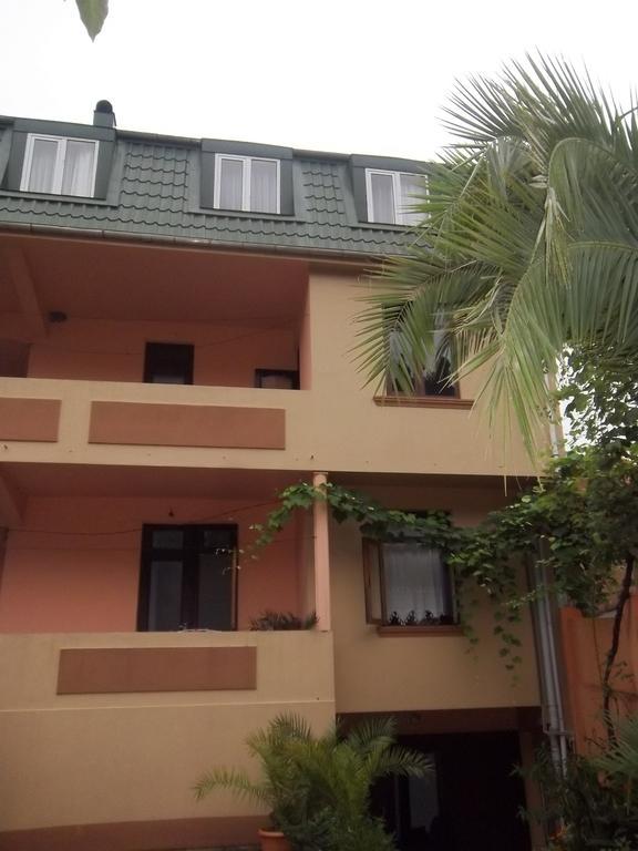 Temo'S Guesthouse ซาร์พี ภายนอก รูปภาพ