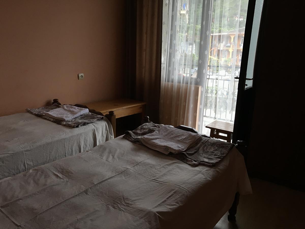 Temo'S Guesthouse ซาร์พี ภายนอก รูปภาพ
